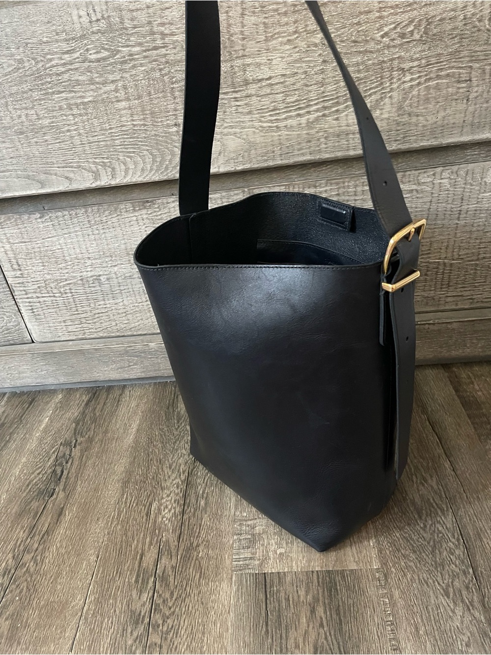Madewell Essential Bucket Tote BagBlack Leather Bucket Bag with Adjustable Strap